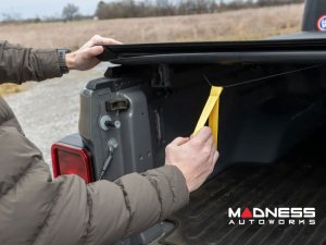 Jeep Gladiator JT Bed Cover - Roll Up - Rough Country - Soft Jeep Gladiator JT Bed Cover - Roll Up - Rough Country - Soft